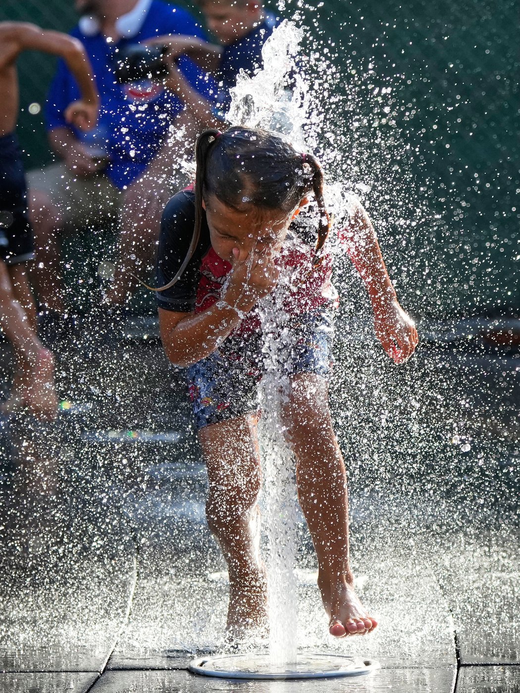 See the world in vertical: Top photos by AP photojournalists | iNFOnews.ca