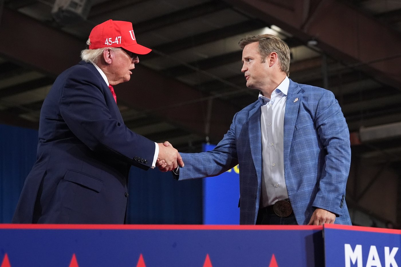 Trump defends gifted Air Force One from Qatar and makes 2nd Amendment pitch as he campaigns for GOP | iNFOnews.ca Trump defends gifted Air Force One from Qatar and makes 2nd Amendment pitch as he campaigns for GOP | iNFOnews.ca