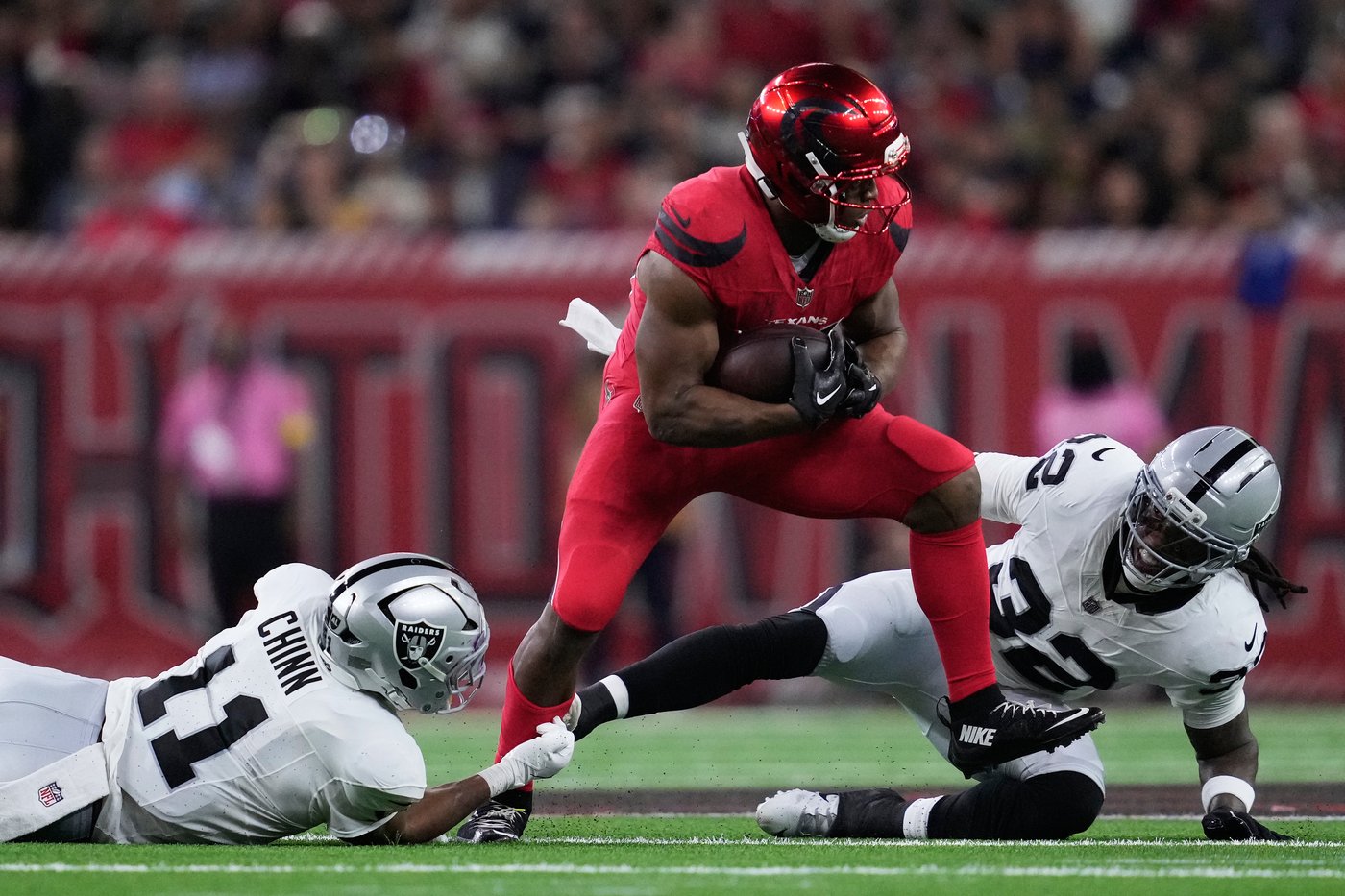 Texans extend winning streak to 7 with 23-21 victory over Raiders | iNFOnews.ca