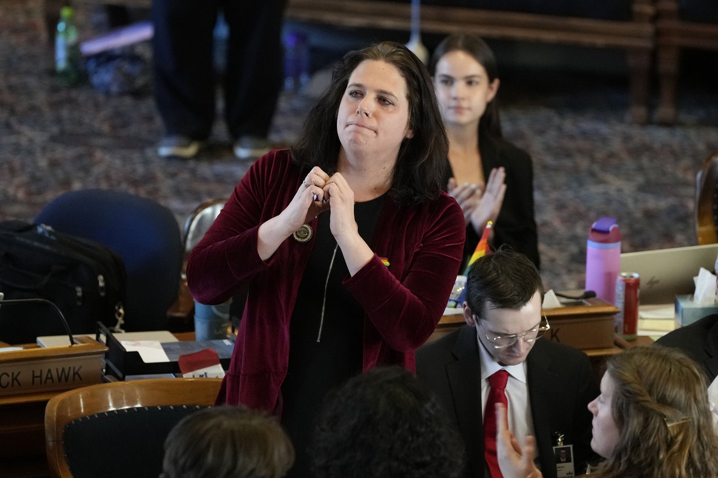 Iowa's governor signs a bill removing gender identity protections from the state’s civil rights code | iNFOnews.ca Iowa's governor signs a bill removing gender identity protections from the state’s civil rights code | iNFOnews.ca