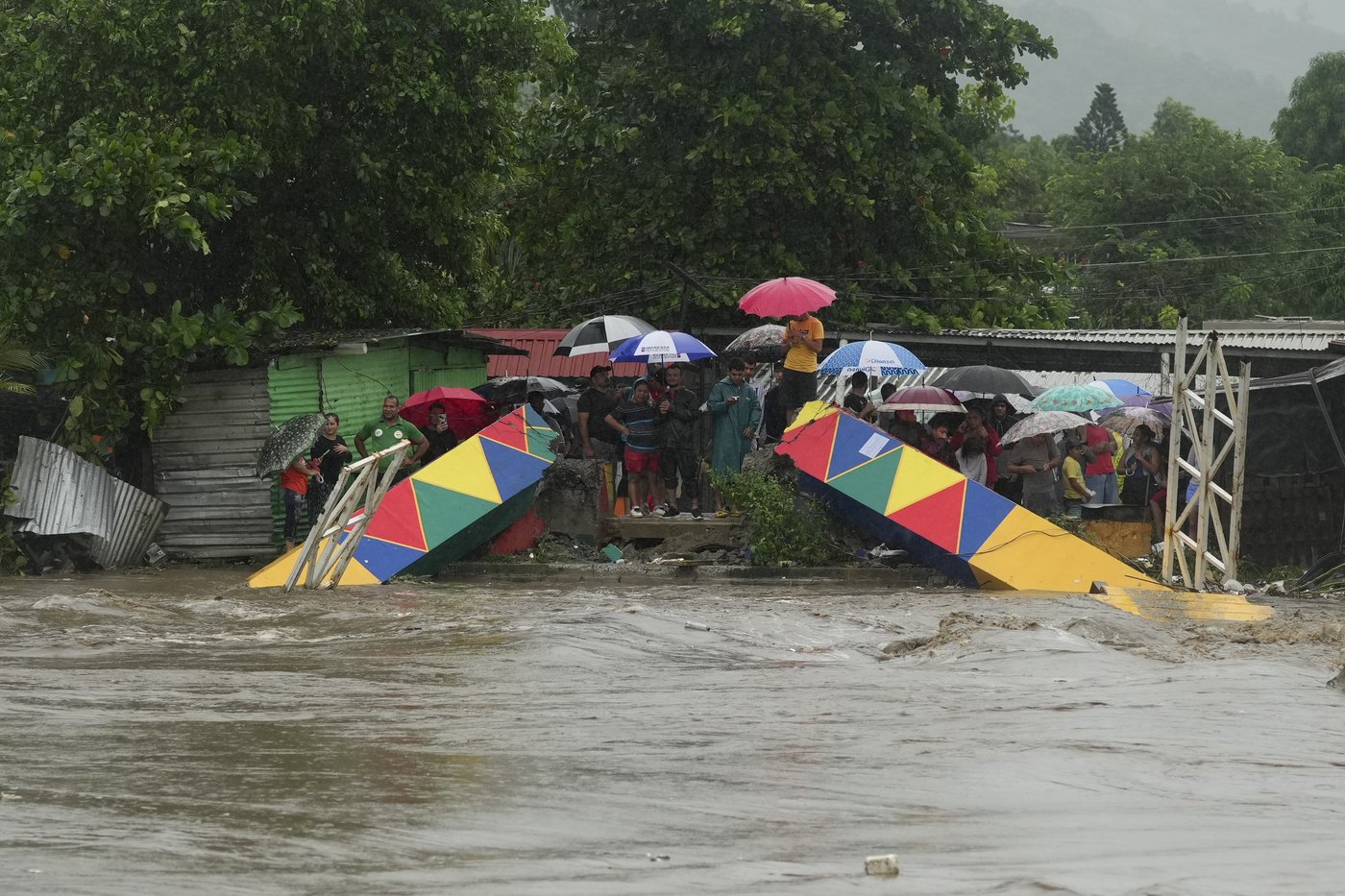 Tropical storm Sara drenches Honduras’ northern coast, with flash flooding and mudslides in forecast | iNFOnews.ca Tropical storm Sara drenches Honduras’ northern coast, with flash flooding and mudslides in forecast | iNFOnews.ca
