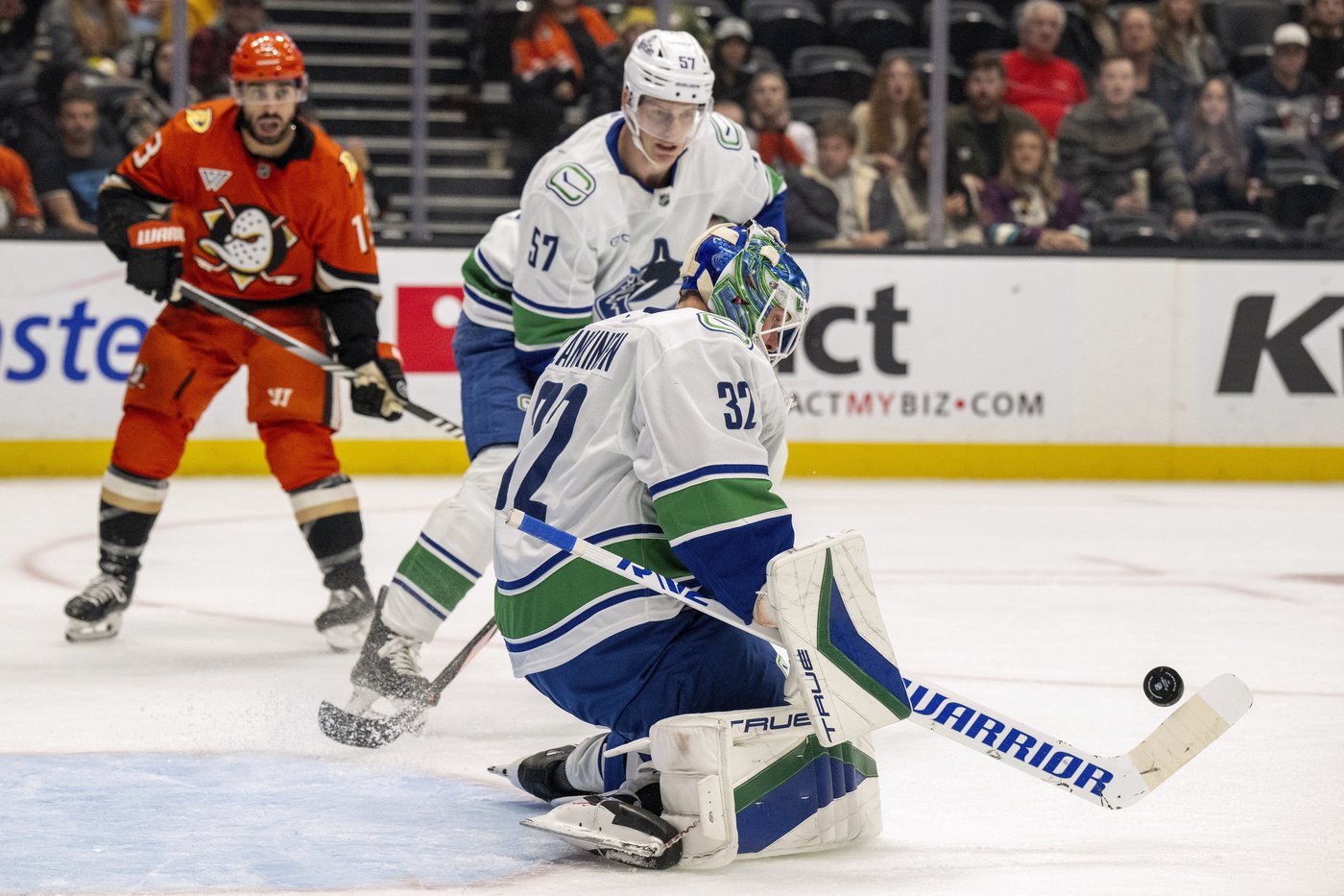 Hughes, Boeser help Canucks rout the Ducks 5-1 | iNFOnews.ca Hughes, Boeser help Canucks rout the Ducks 5-1 | iNFOnews.ca