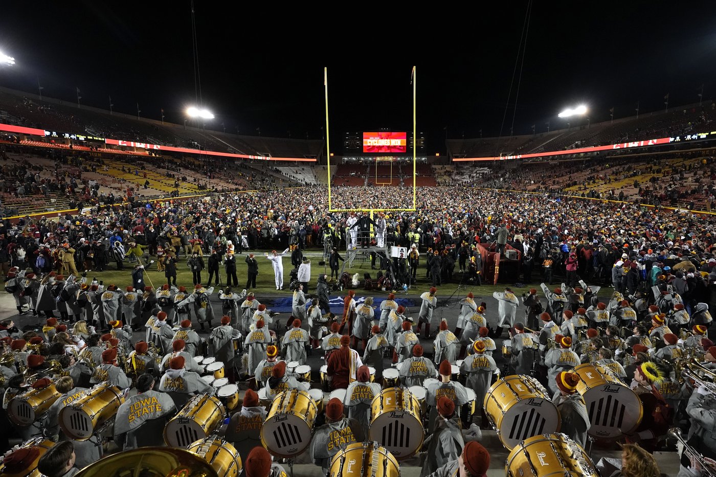 No. 17 Iowa St beats Wildcats 29-21 for first 10-win season, will play Sun Devils for Big 12 title | iNFOnews.ca No. 17 Iowa St beats Wildcats 29-21 for first 10-win season, will play Sun Devils for Big 12 title | iNFOnews.ca