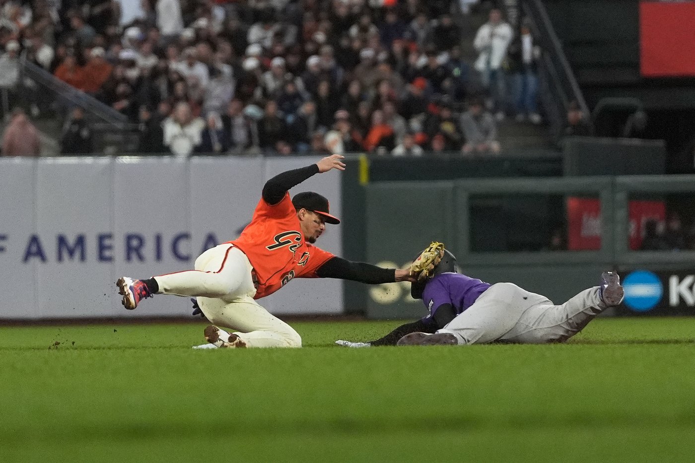 Karros' 2-run single in the ninth helps Rockies rally past Giants 4-3 | iNFOnews.ca Karros' 2-run single in the ninth helps Rockies rally past Giants 4-3 | iNFOnews.ca