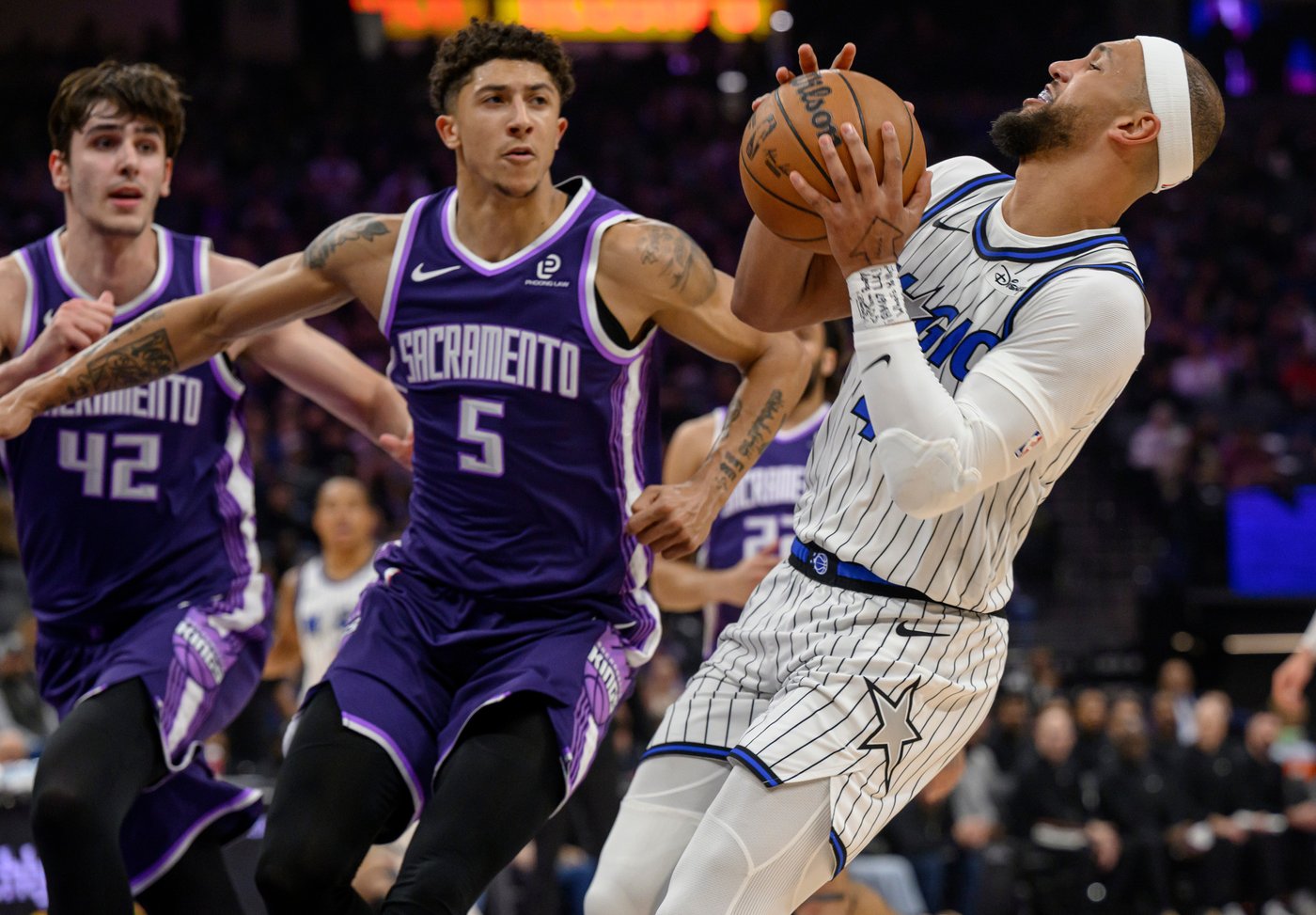 Magic use 3-point flurry to hand the Kings their franchise-record 15th straight loss | iNFOnews.ca Magic use 3-point flurry to hand the Kings their franchise-record 15th straight loss | iNFOnews.ca