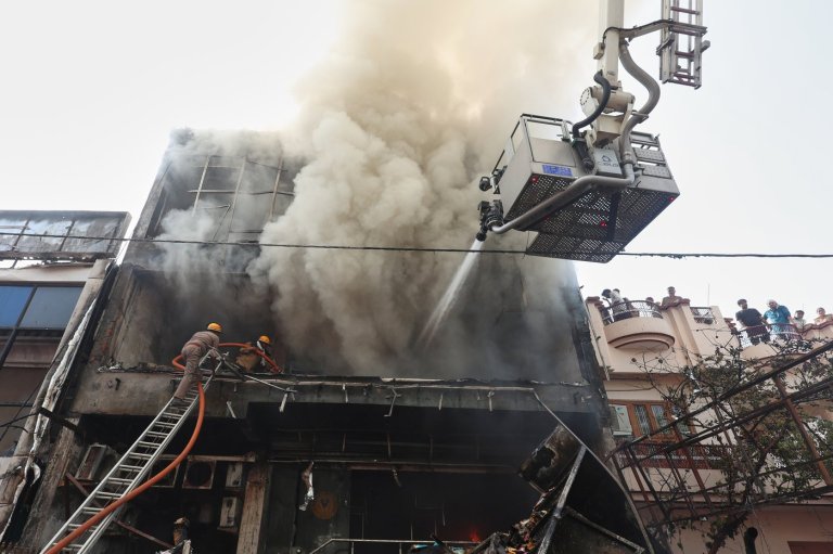Fire tears through building in northern India, killing 14, mostly students | iNFOnews.ca