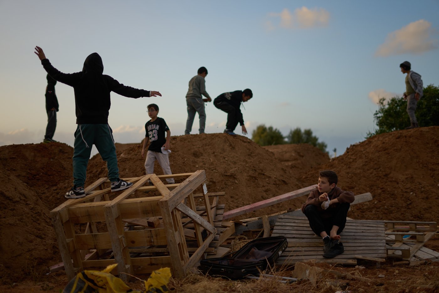 Jewish holiday Lag BaOmer lights up Israel with bonfires and song, in photos | iNFOnews.ca