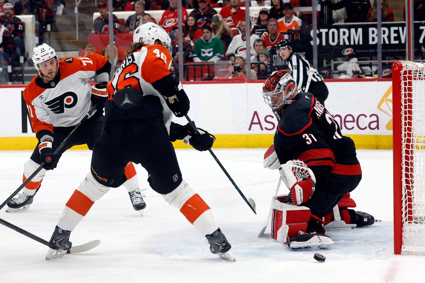 Hurricanes blow past Flyers 3-0 in opener of Round 2 series | iNFOnews.ca Hurricanes blow past Flyers 3-0 in opener of Round 2 series | iNFOnews.ca
