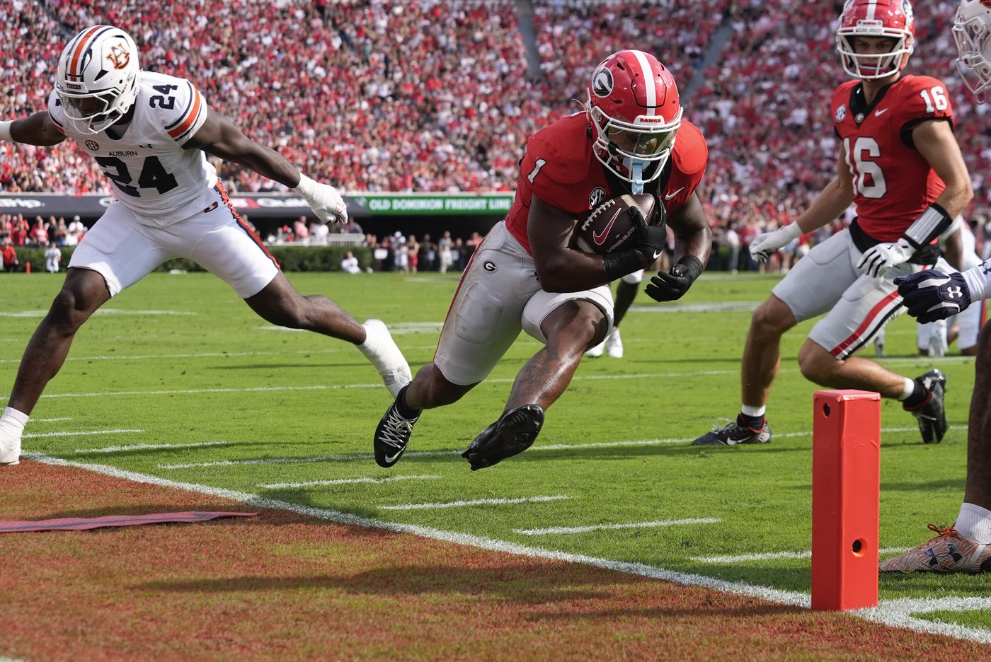 No. 1 Texas gets biggest SEC test yet vs. No. 5 Georgia, the team that started season on top | iNFOnews.ca