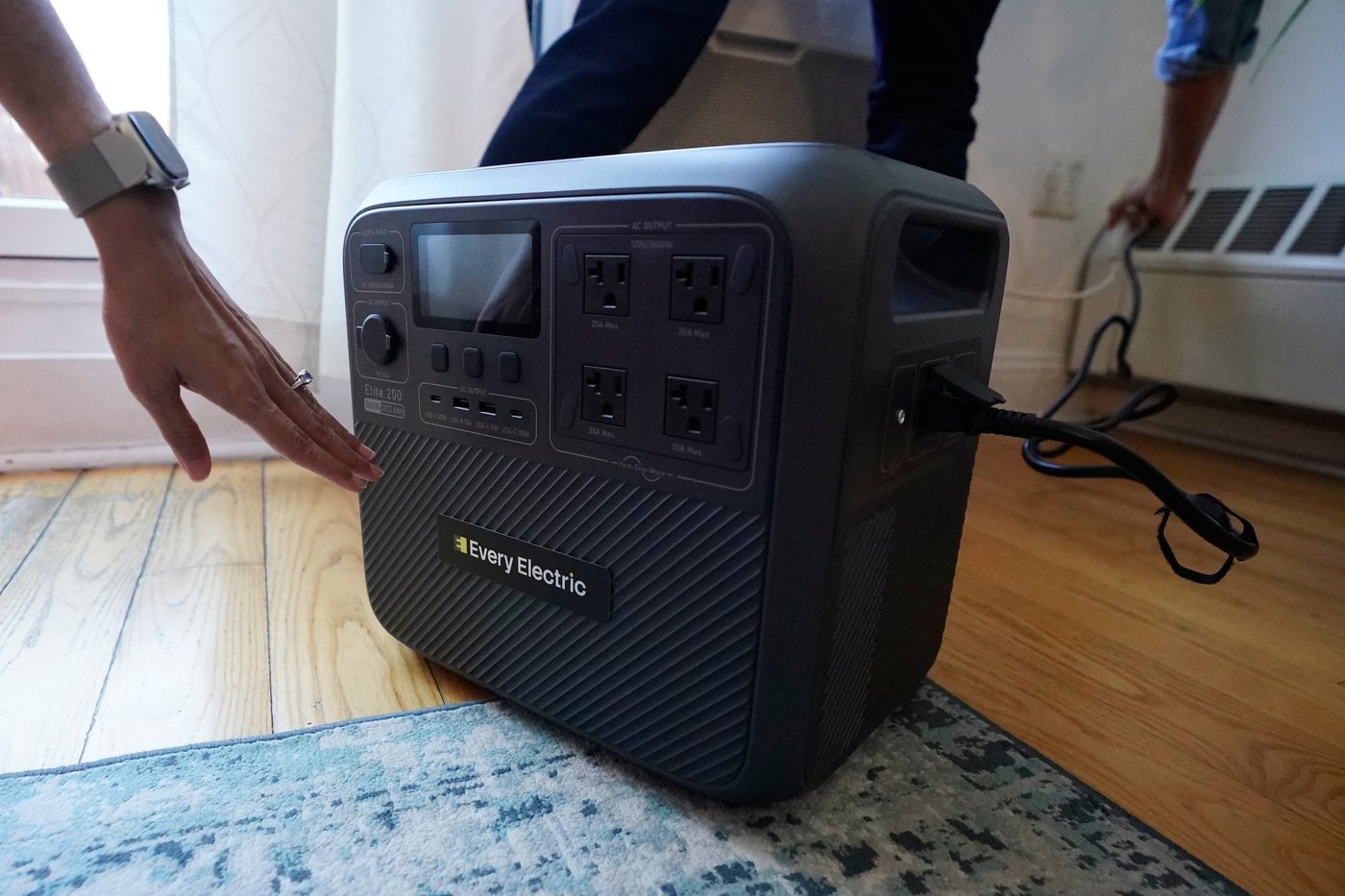 Battery bank or generator? How to choose the best backup power for your home during an outage | iNFOnews.ca Battery bank or generator? How to choose the best backup power for your home during an outage | iNFOnews.ca