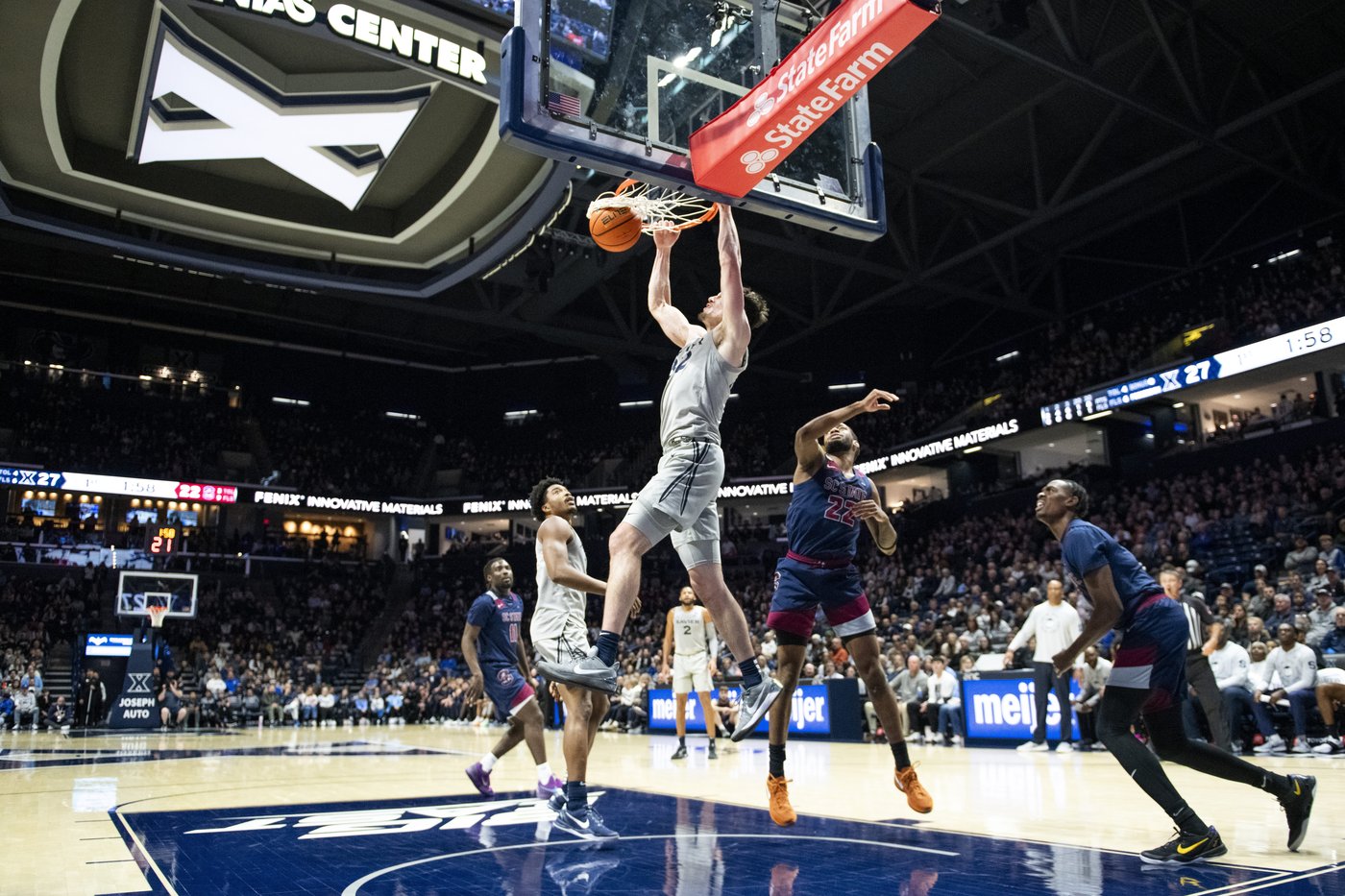 Freemantle scores 17, McKnight 14 as No. 22 Xavier holds on to beat SC State | iNFOnews.ca