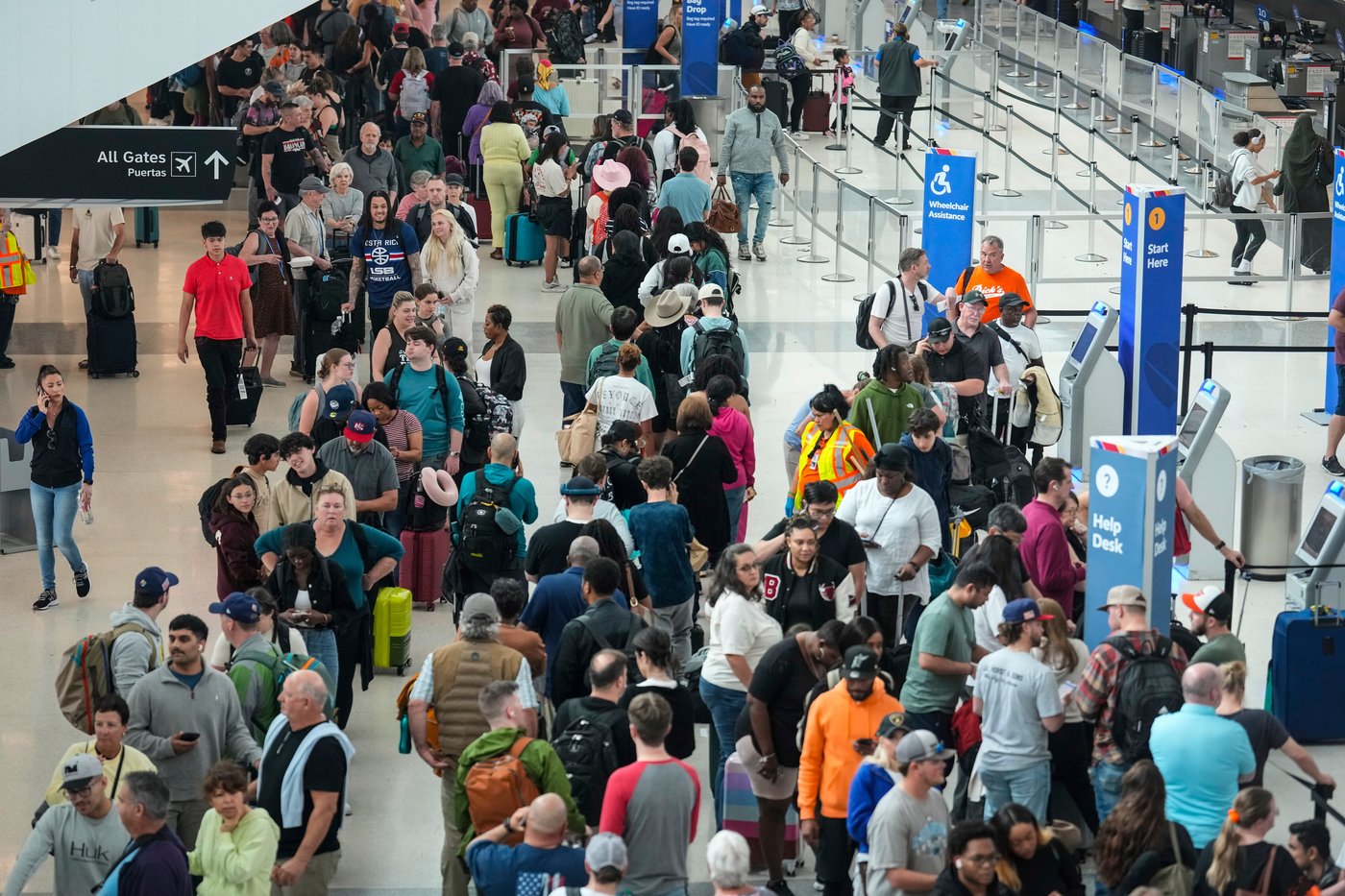 Travelers encounter long waits at some airports as DHS shutdown affects security checkpoints | iNFOnews.ca Travelers encounter long waits at some airports as DHS shutdown affects security checkpoints | iNFOnews.ca