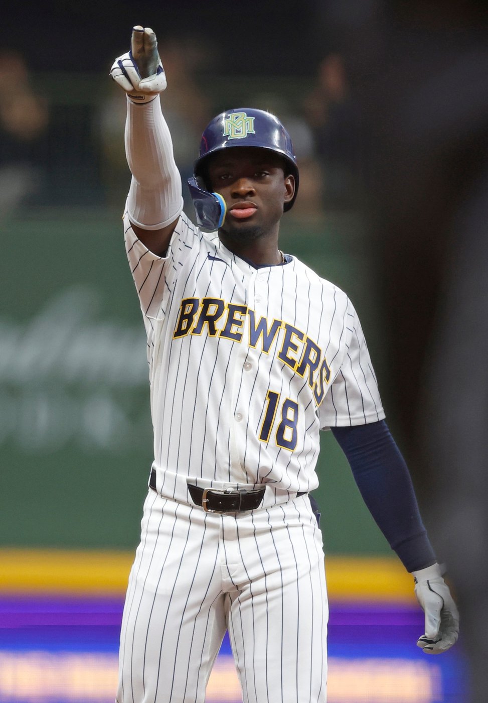 Rookies Pratt, Lara drive in 3 runs apiece, Gasser works 6 innings as Brewers beat Rockies 8-5 | iNFOnews.ca