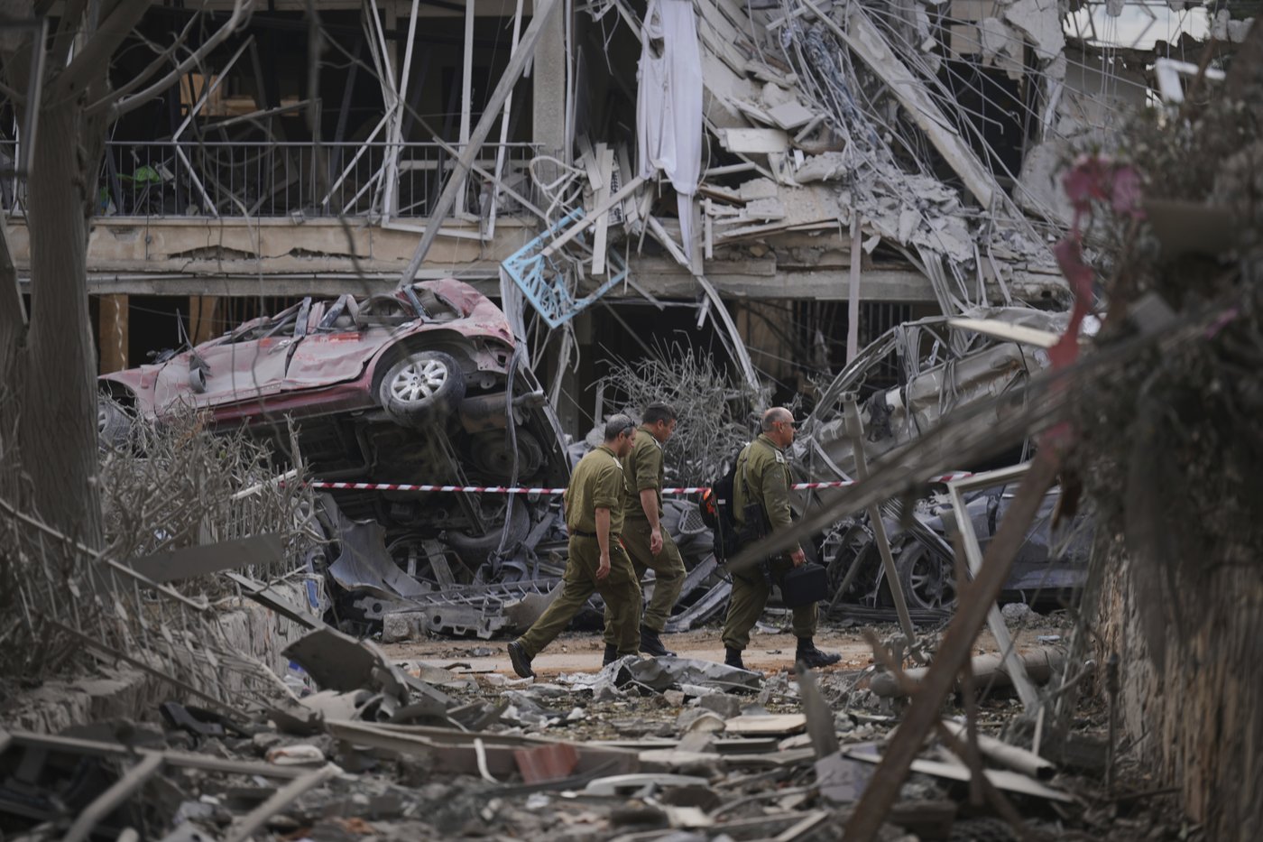 The Latest: Israel threatens more attacks on Iran after Tehran retaliates with missile strikes | iNFOnews.ca The Latest: Israel threatens more attacks on Iran after Tehran retaliates with missile strikes | iNFOnews.ca