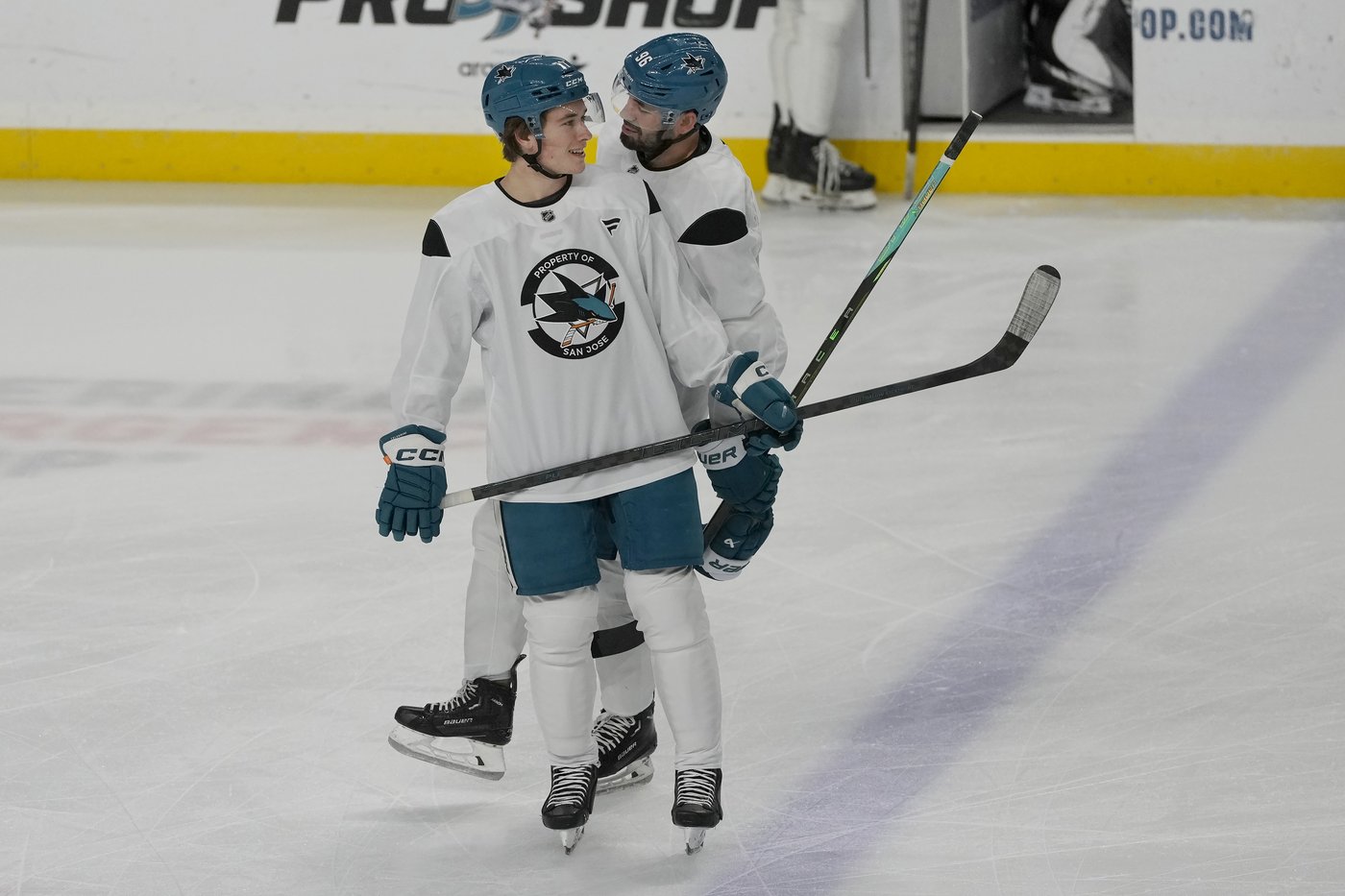 Celebrini makes his practice debut for the Sharks, while Couture waits to get back on the ice | iNFOnews.ca