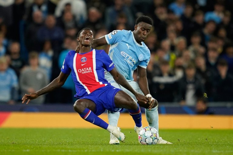 Blow for PSG as left back Nuno Mendes faces weeks out with injury and will miss Barcelona game | iNFOnews.ca