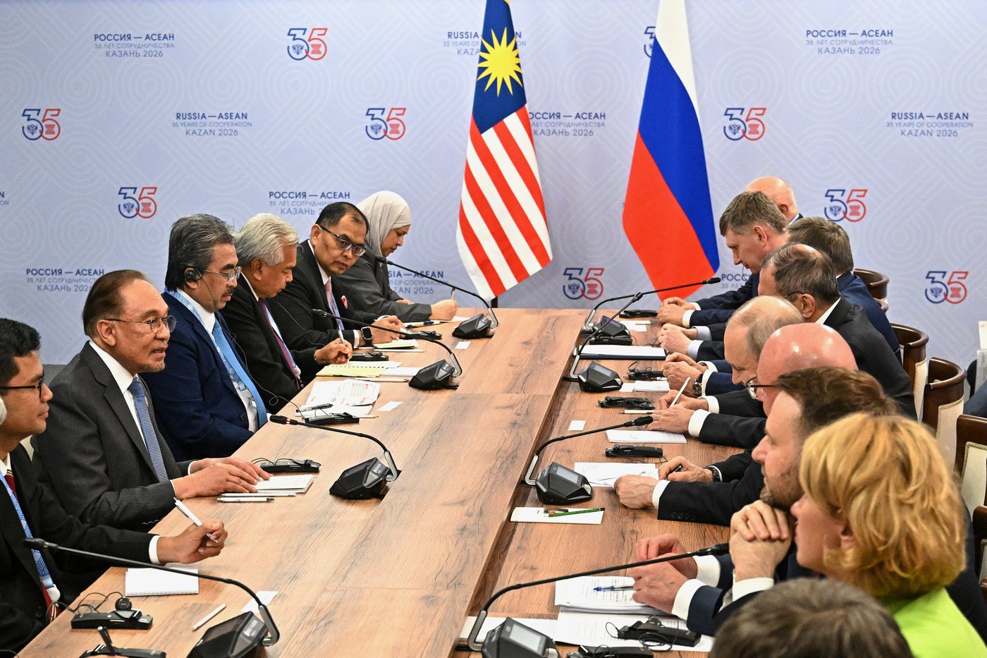Putin hosts leaders of Southeast Asian nations, seeking to boost their business ties | iNFOnews.ca
