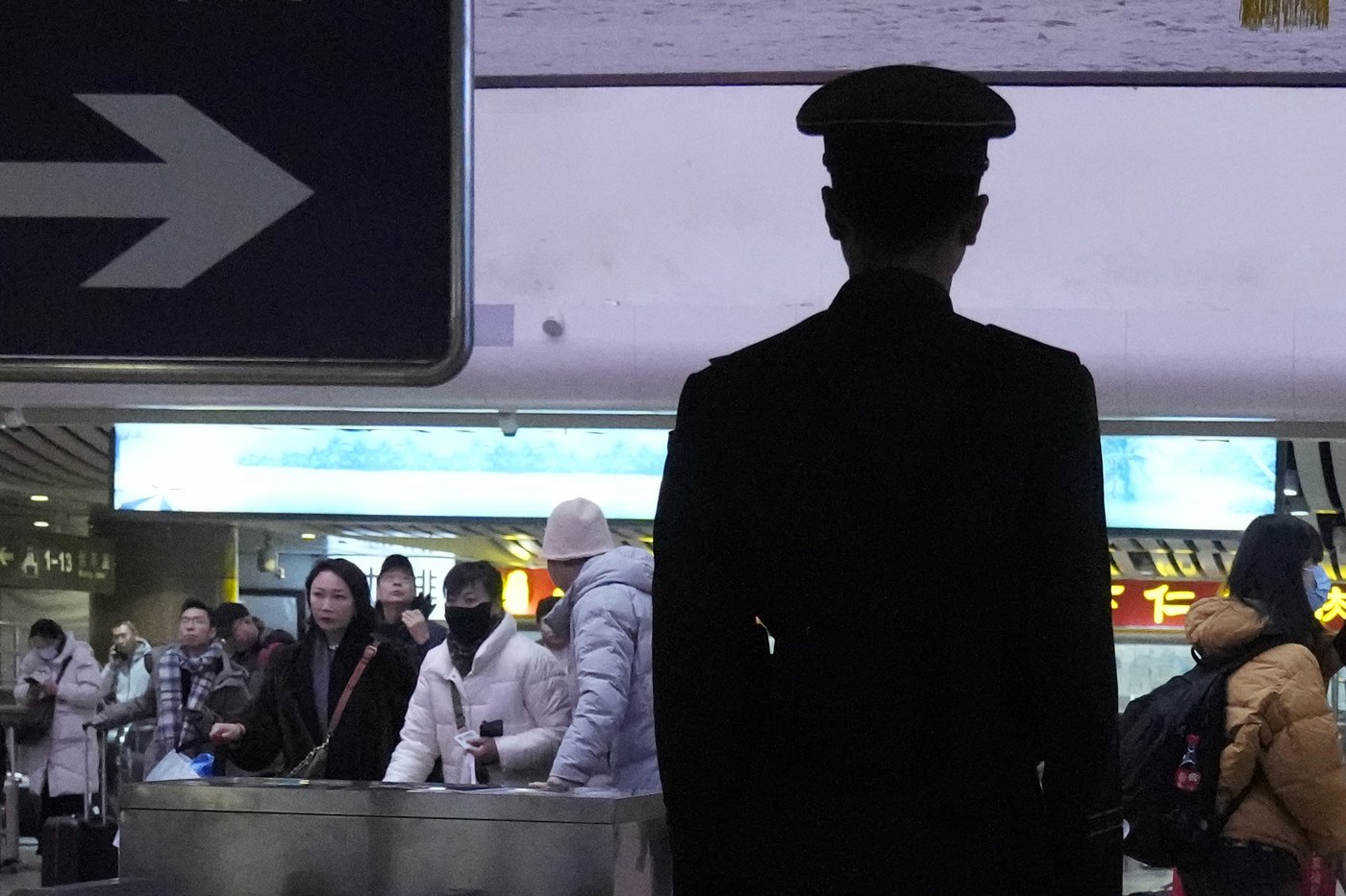 China's Lunar New Year travel rush kicks into high gear with 9 billion trips expected | iNFOnews.ca