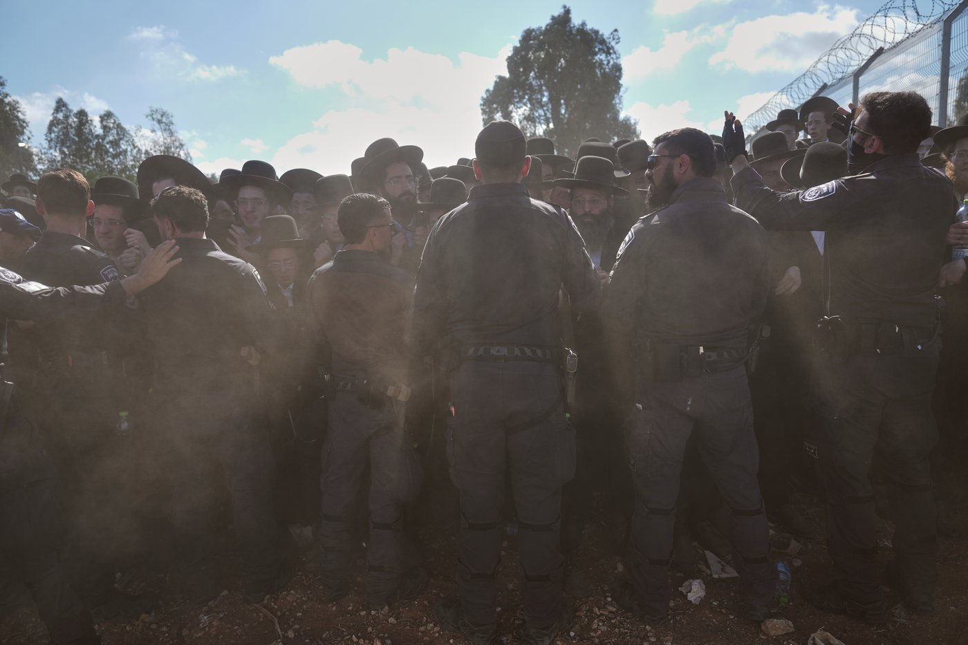 Photos of ultra-Orthodox Jews protesting military conscription in Israel | iNFOnews.ca