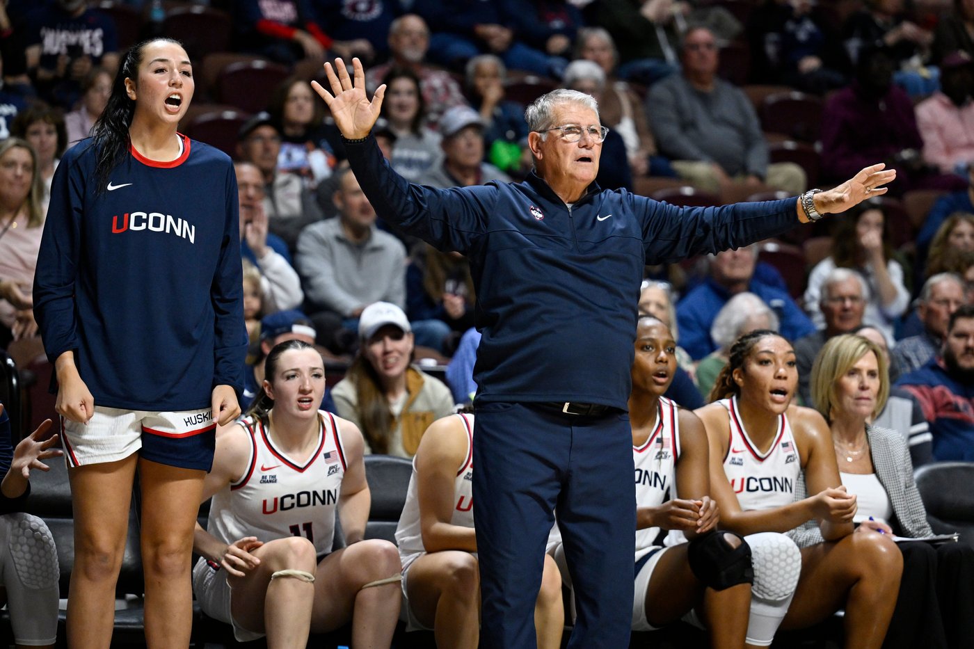 UConn vs. Louisville season opener moved to Navy due to government shutdown | iNFOnews.ca UConn vs. Louisville season opener moved to Navy due to government shutdown | iNFOnews.ca