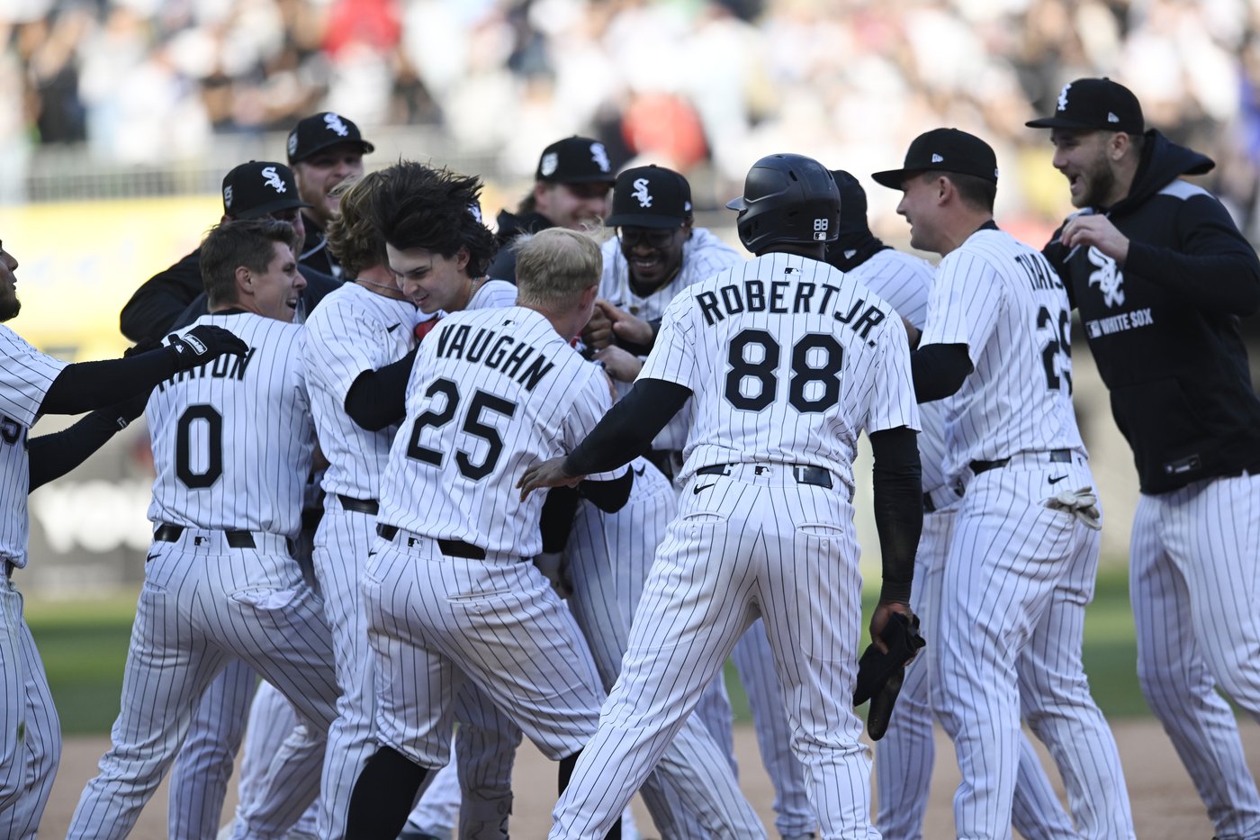 Baldwin's pinch-hit single in 9th lifts White Sox over Red Sox 3-2 | iNFOnews.ca Baldwin's pinch-hit single in 9th lifts White Sox over Red Sox 3-2 | iNFOnews.ca