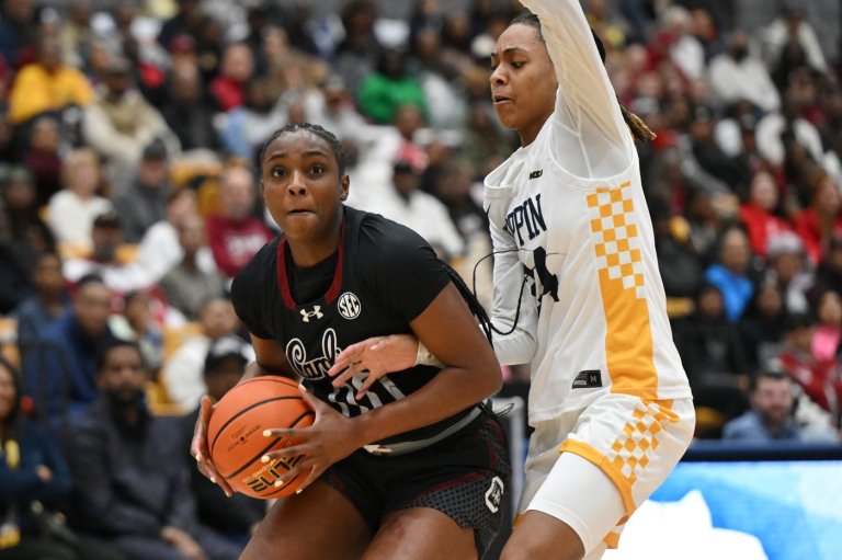 No. 2 South Carolina cruises to a 90-48 victory in a road game at Coppin State | iNFOnews.ca