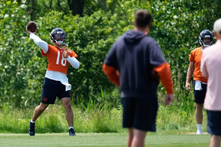 Caleb Williams credits Bears coach Ben Johnson as a stabilizing factor in his improvement | iNFOnews.ca