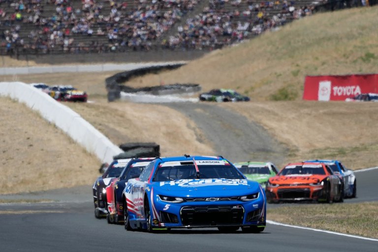 Kyle Larson looks to break winless drought as NASCAR returns to Chicagoland | iNFOnews.ca