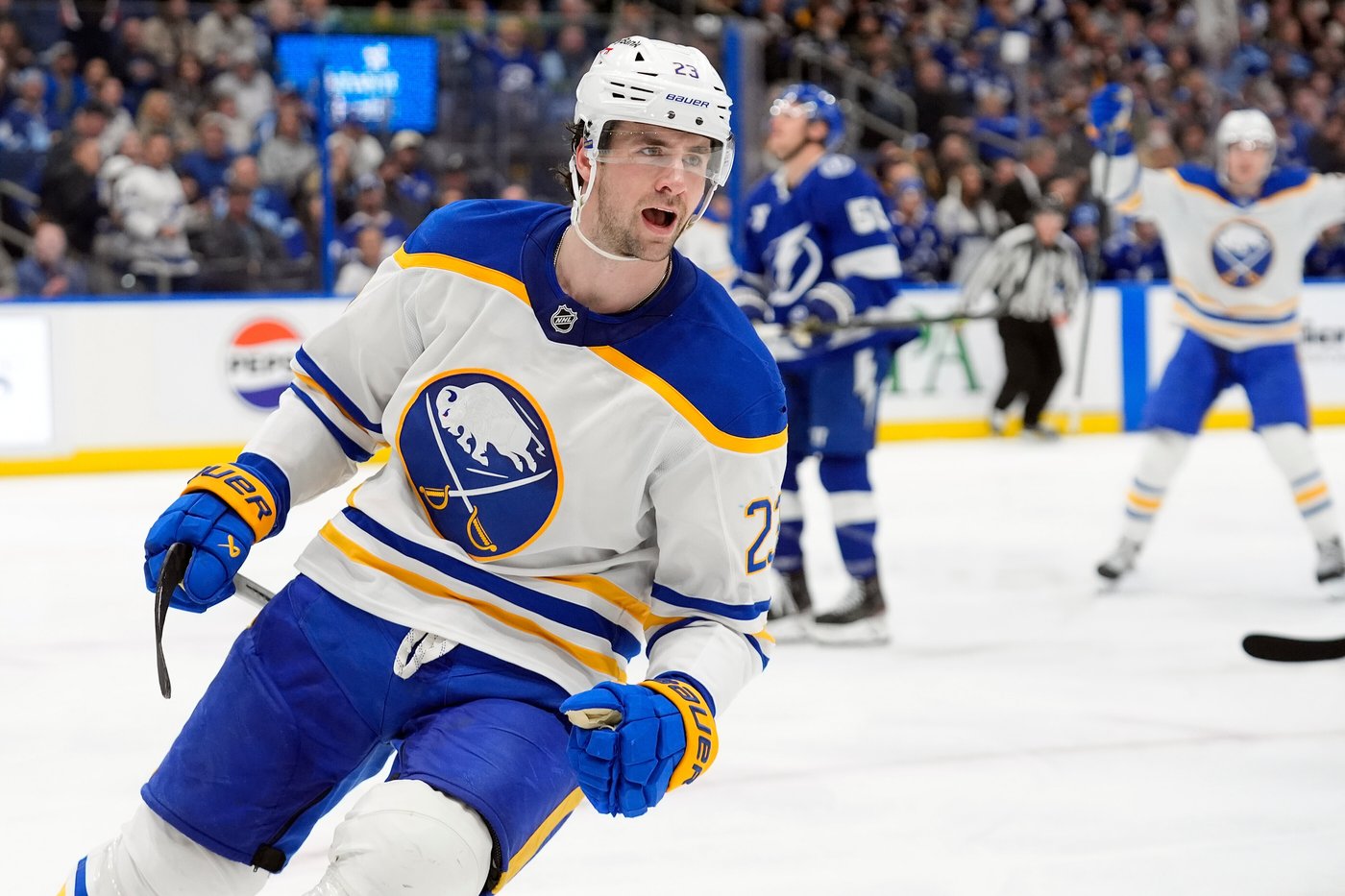 Guentzel's goal in the final seconds of OT gives the Lightning a 4-3 win over the Sabres | iNFOnews.ca