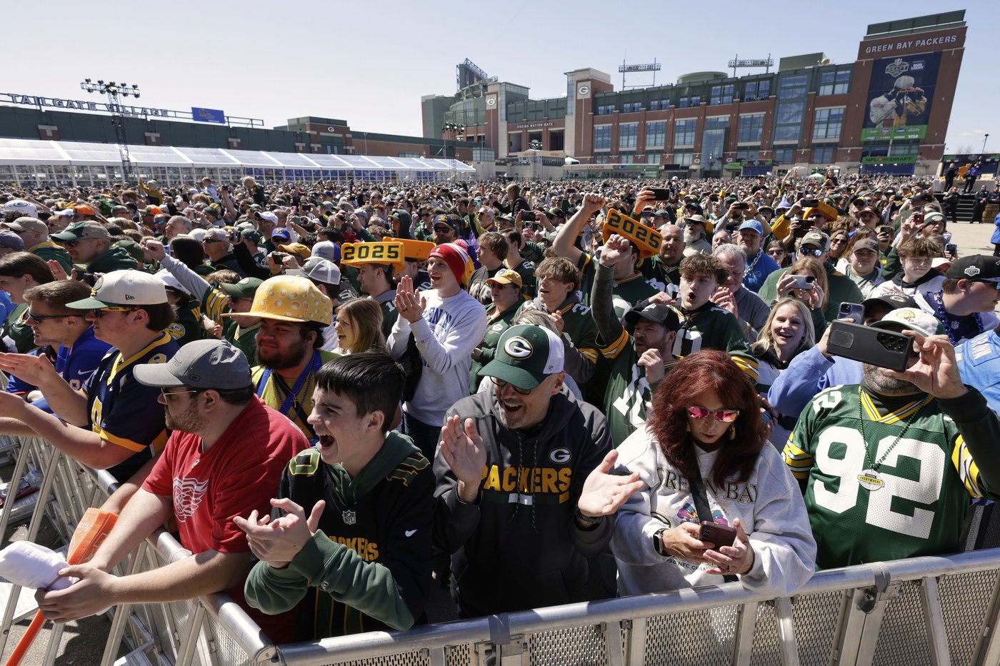 Reported attendance figures at Green Bay more than double the pre-draft forecasts | iNFOnews.ca