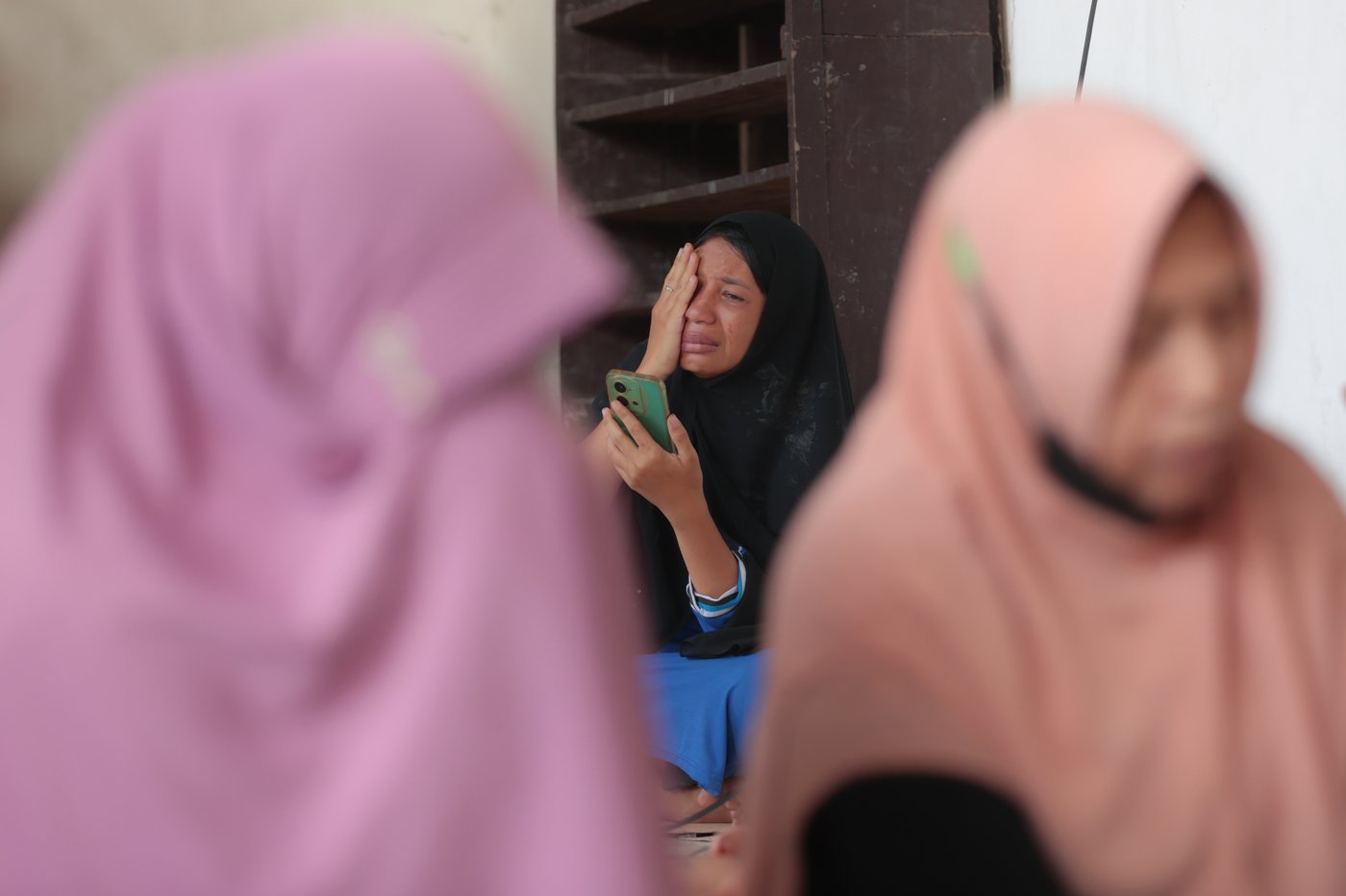 Photos from the collapse of an Islamic school building in Indonesia | iNFOnews.ca