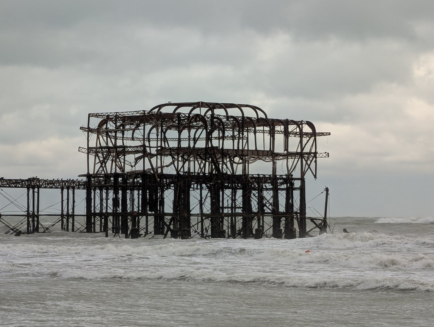 Part of famous Brighton pier collapses as Atlantic storms sweep into England | iNFOnews.ca Part of famous Brighton pier collapses as Atlantic storms sweep into England | iNFOnews.ca