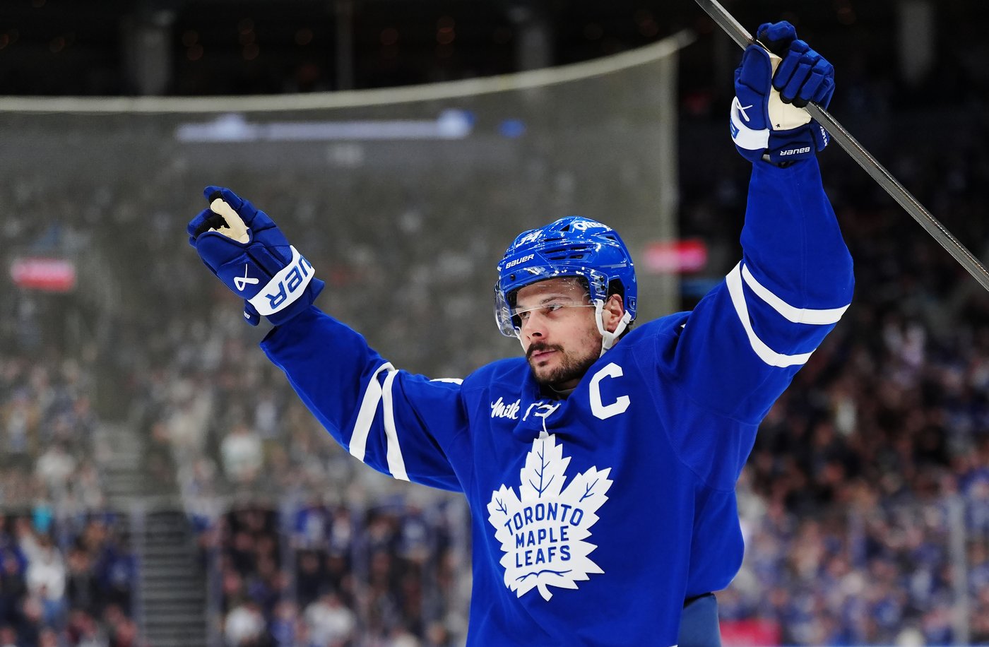 Matthews shines, pulls within one of franchise goals record as Leafs keep rolling | iNFOnews.ca