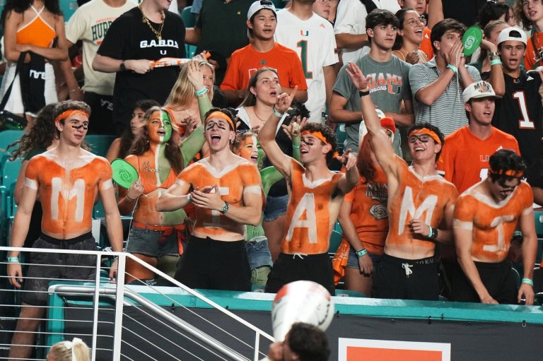 Miami Hurricanes going back to Nike in deal that will exceed $200M, AP source says | iNFOnews.ca