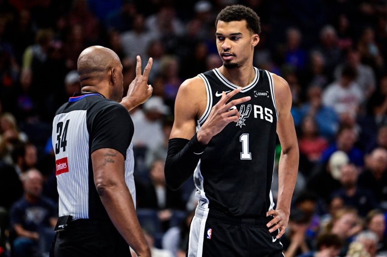 Wembanyama returns to starting lineup for Spurs against Jazz but Fox out with hip injury | iNFOnews.ca