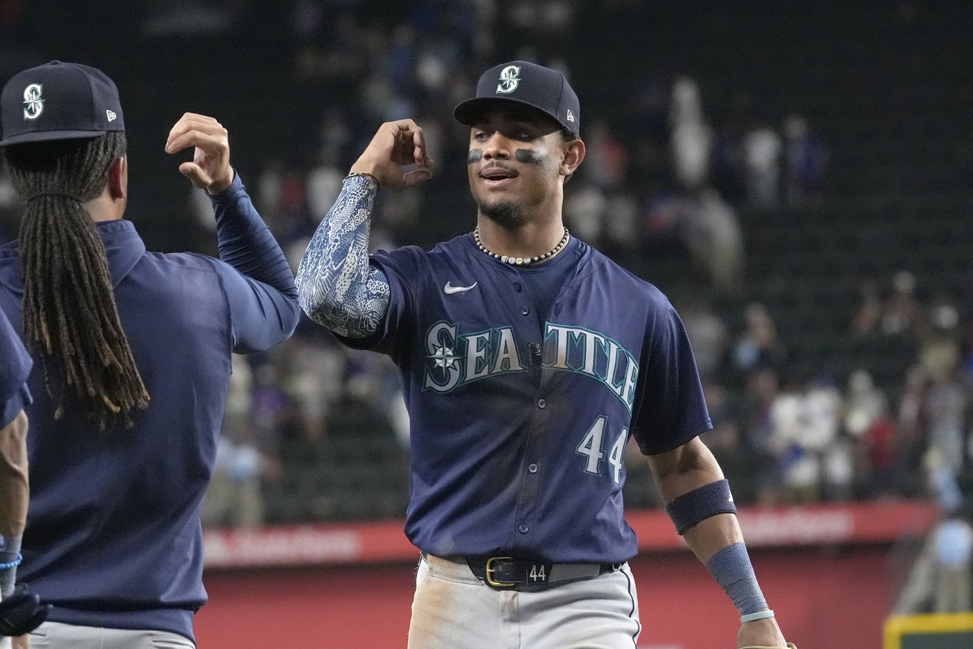 Rodríguez has leadoff HR, tiebreaking single as wild card-chasing Mariners beat Rangers 8-4 | iNFOnews.ca