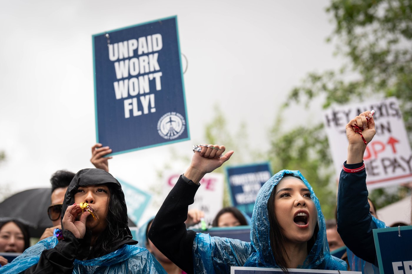 WestJet flight attendants wrap up vote on tentative deal | iNFOnews.ca