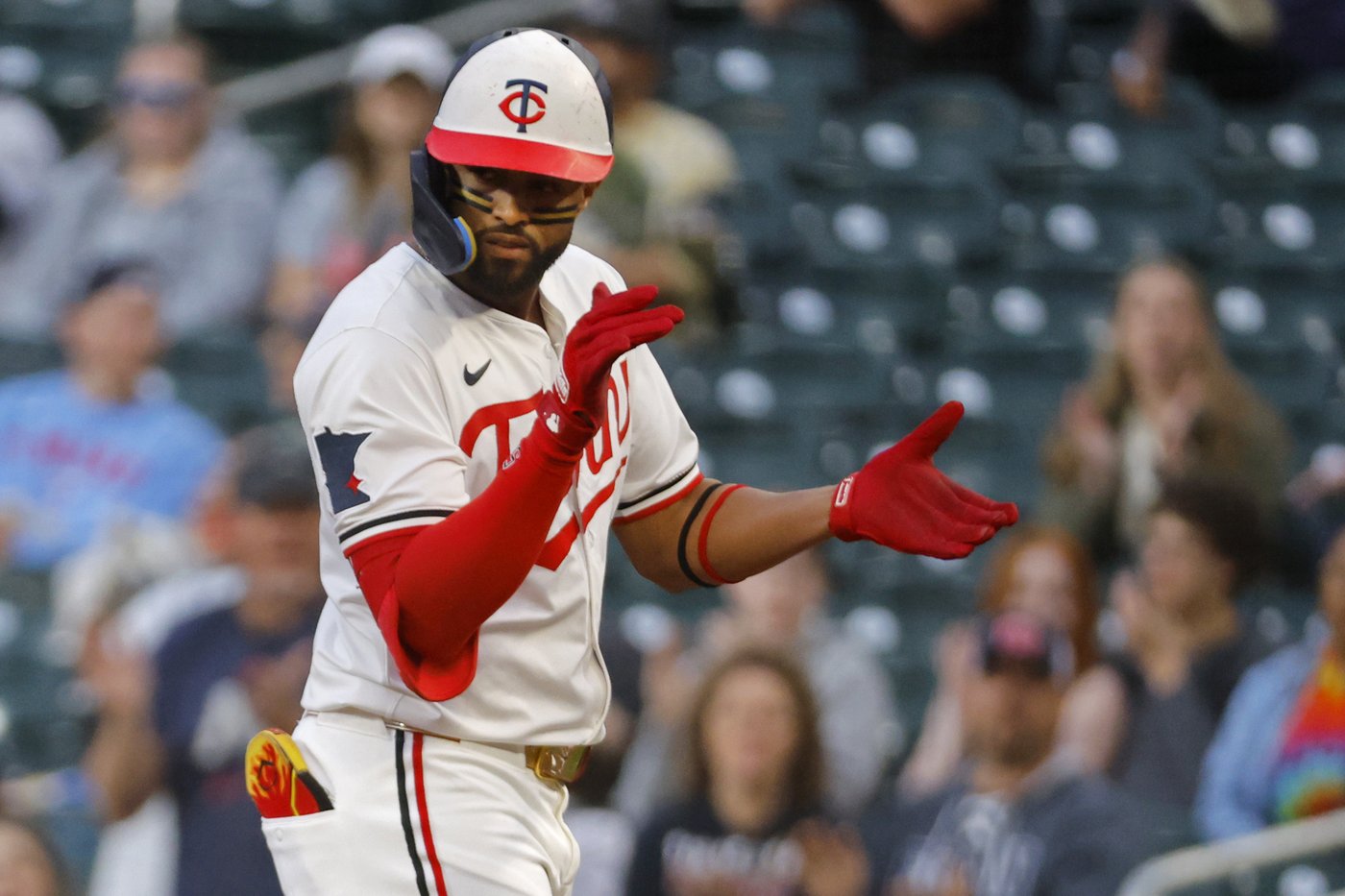 Ryan wins for 7th time in 8 decisions, Clemens hits 9th homer and Twins beat Mariners 2-0 | iNFOnews.ca Ryan wins for 7th time in 8 decisions, Clemens hits 9th homer and Twins beat Mariners 2-0 | iNFOnews.ca