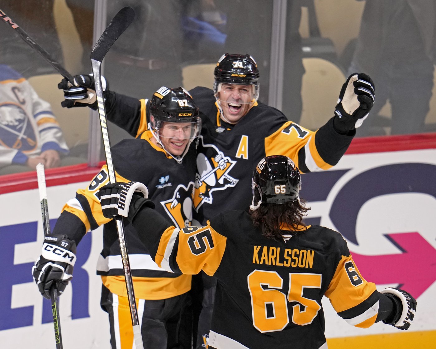 Crosby, Malkin lead Penguins past Sabres 6-5 in OT to cap milestone night | iNFOnews.ca Crosby, Malkin lead Penguins past Sabres 6-5 in OT to cap milestone night | iNFOnews.ca