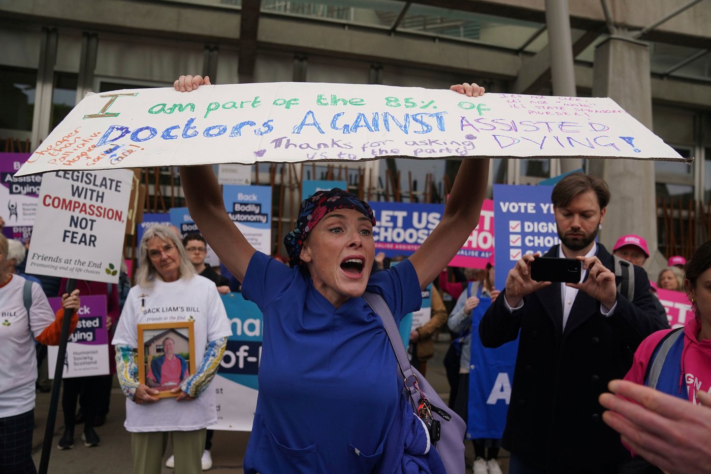 PHOTO COLLECTION: Britain Assisted Dying | iNFOnews.ca PHOTO COLLECTION: Britain Assisted Dying | iNFOnews.ca