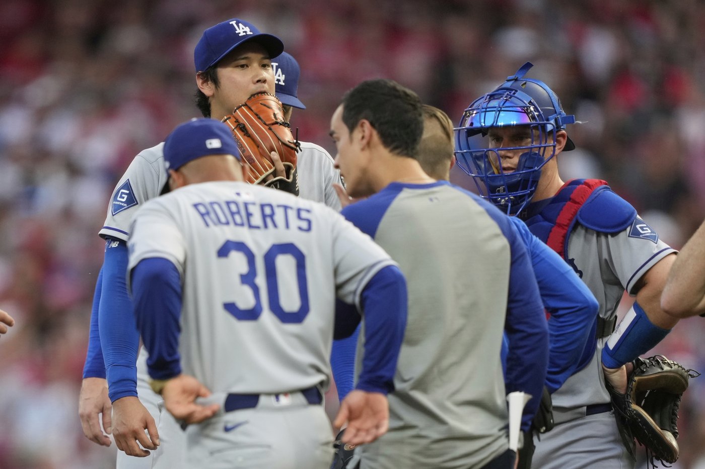 Steer's 2-run triple in 8th helps Reds beat Dodgers 5-2 after Ohtani's outing cut short | iNFOnews.ca