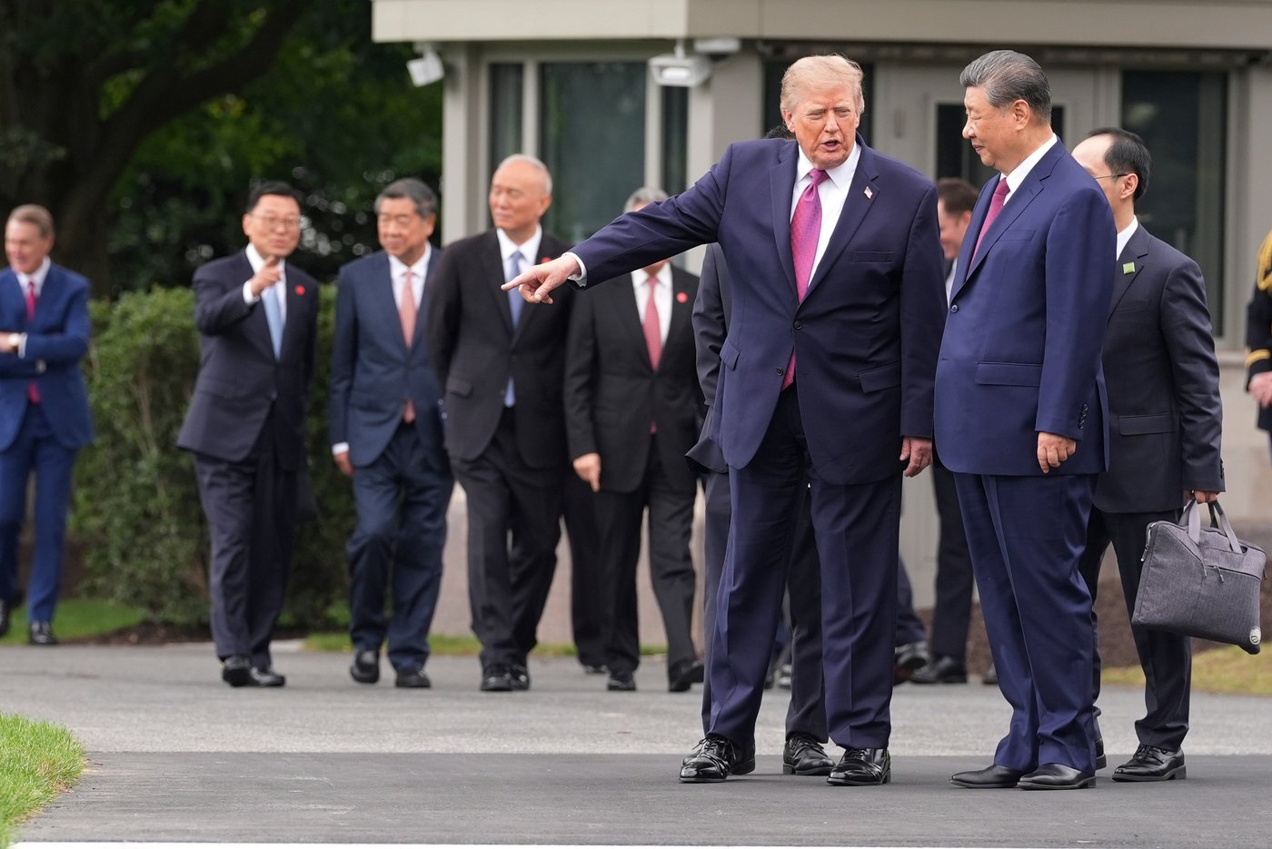 Trump relishes showing Xi his Marine One chopper and new White House helipad | iNFOnews.ca