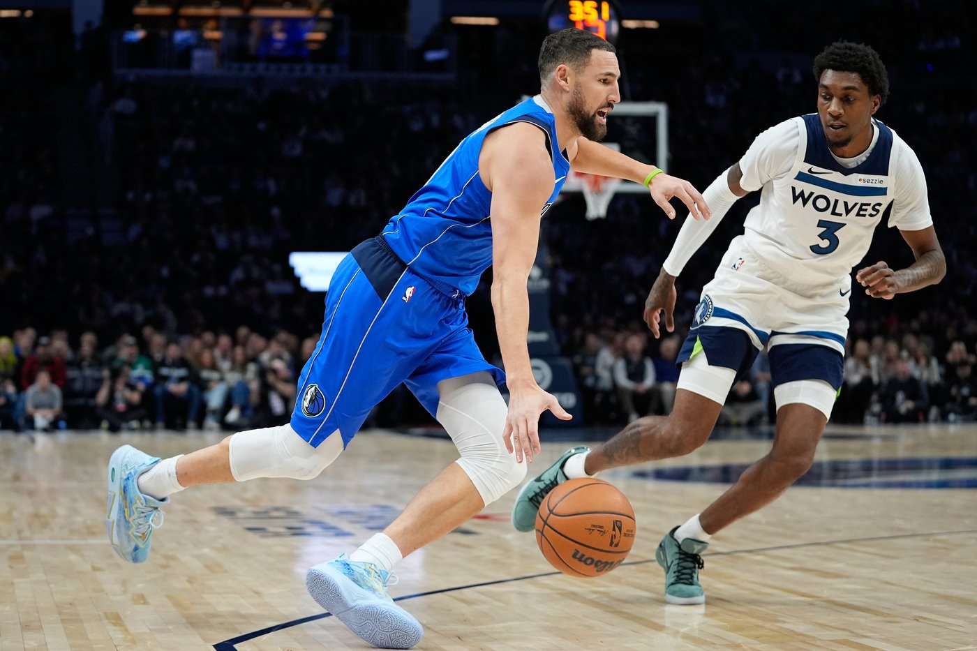 Timberwolves' McDaniels misses his first game in nearly two years because of a sprained wrist | iNFOnews.ca Timberwolves' McDaniels misses his first game in nearly two years because of a sprained wrist | iNFOnews.ca