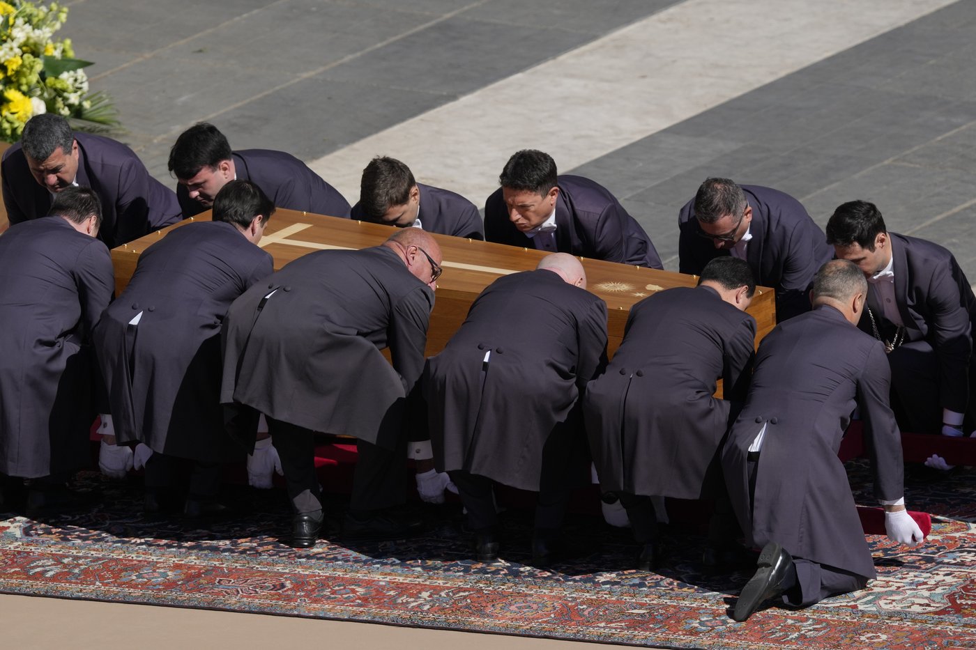 PHOTO COLLECTION: Vatican Pope Funeral Top Photos of the Day | iNFOnews.ca PHOTO COLLECTION: Vatican Pope Funeral Top Photos of the Day | iNFOnews.ca