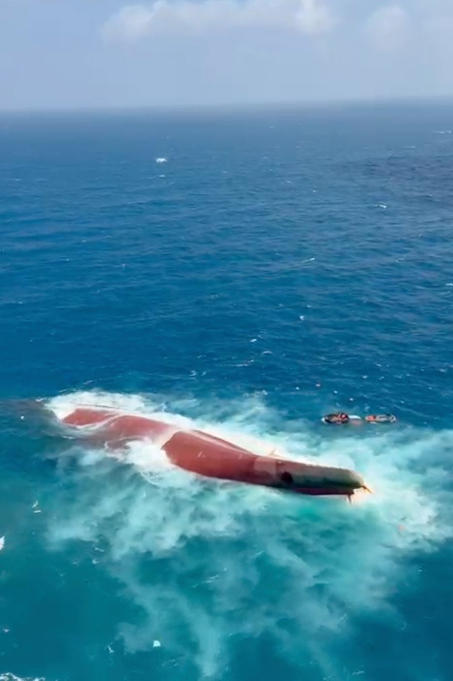 Indonesia continues search for at least 129 missing after ferry capsizes, 6 bodies recovered | iNFOnews.ca Indonesia continues search for at least 129 missing after ferry capsizes, 6 bodies recovered | iNFOnews.ca