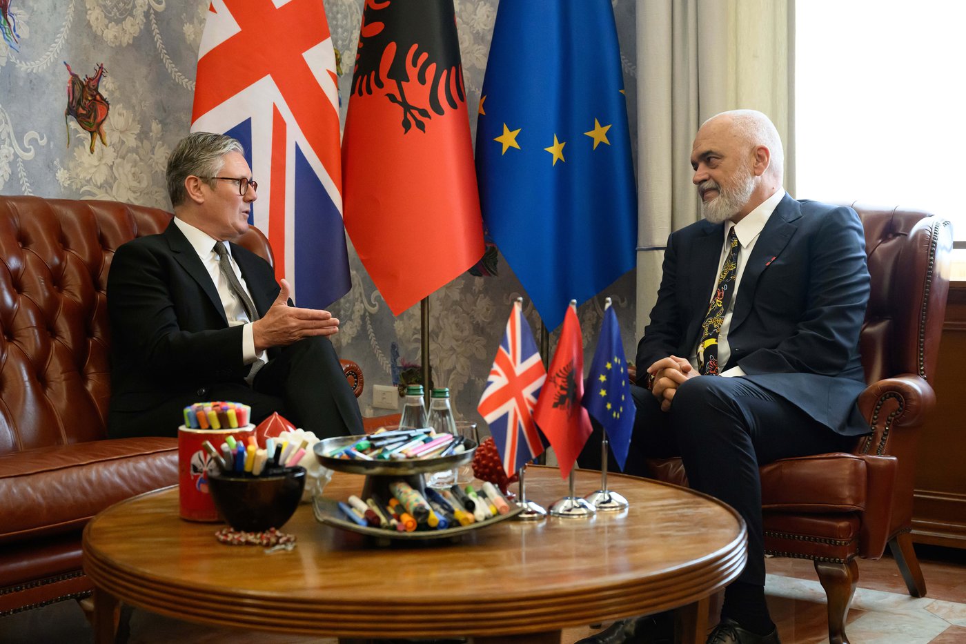 Britain says it's talking with some countries to set up migrant return hubs | iNFOnews.ca