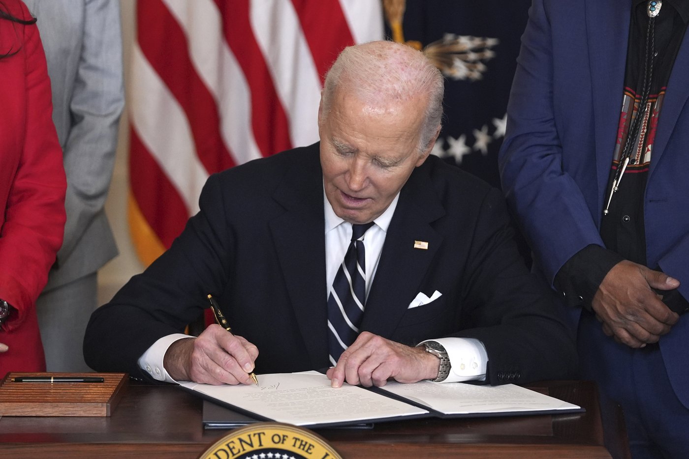 Biden announces 2 new national monuments in California after wildfires scuttled previous event | iNFOnews.ca
