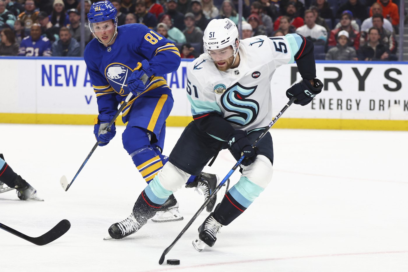 Kaapo Kakko scores twice in 3rd period in the Kraken's 6-2 victory over the Sabres | iNFOnews.ca