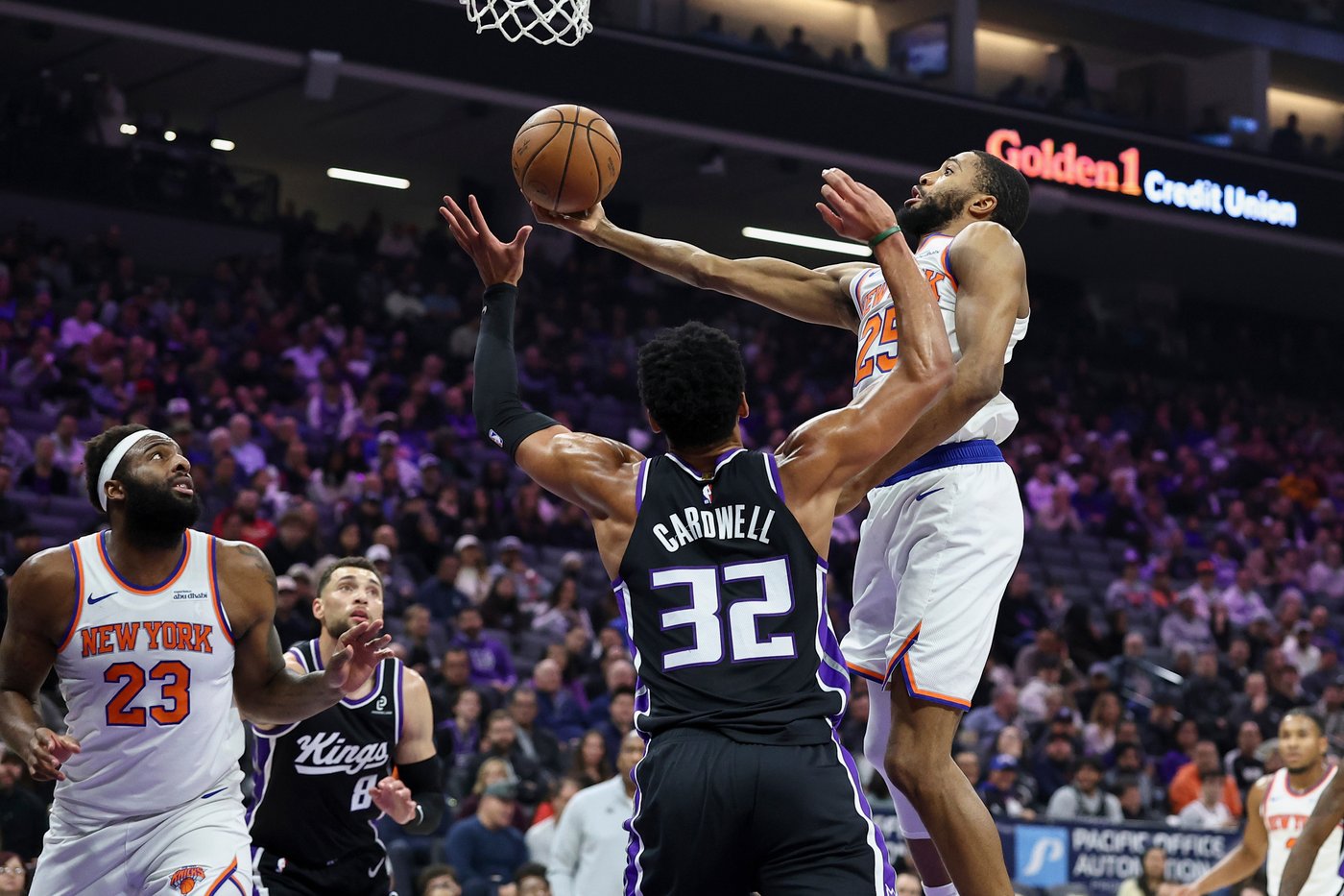 DeRozan moves to 22nd on career scoring list as Kings beat Brown, Knicks 112-101 | iNFOnews.ca