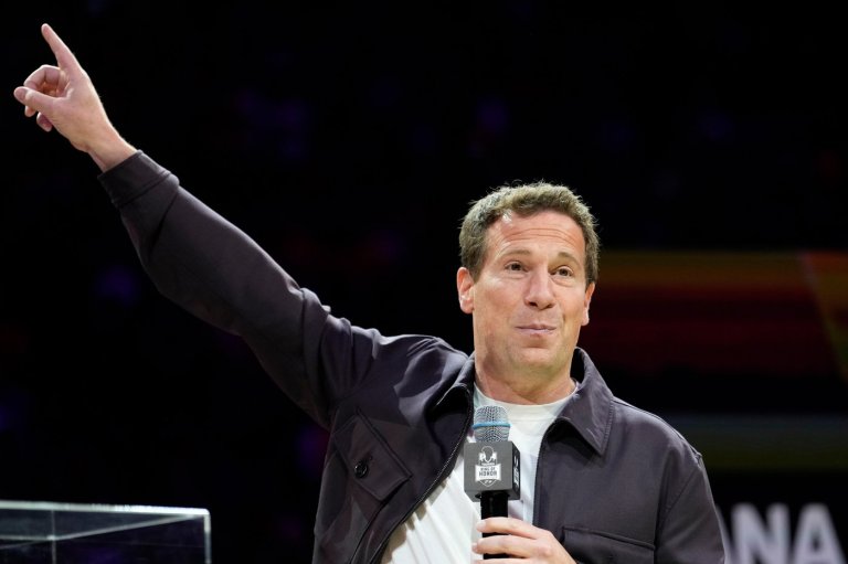 Suns owner Mat Ishbia says mortgage company woes will have no effect on basketball | iNFOnews.ca